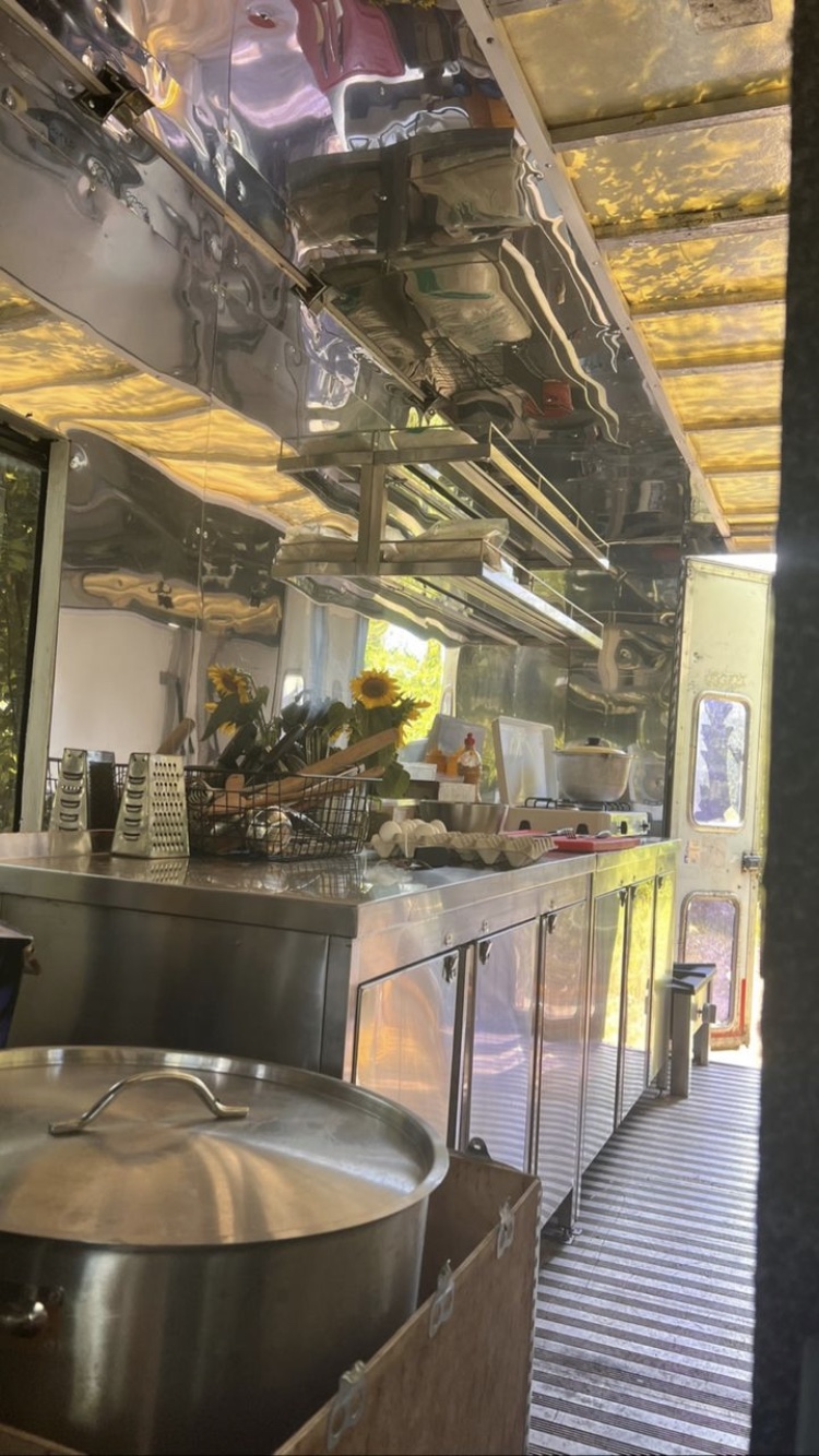Фуд Трак Для ЗСУ: Полевая кухня на базе грузового автобуса IVECO